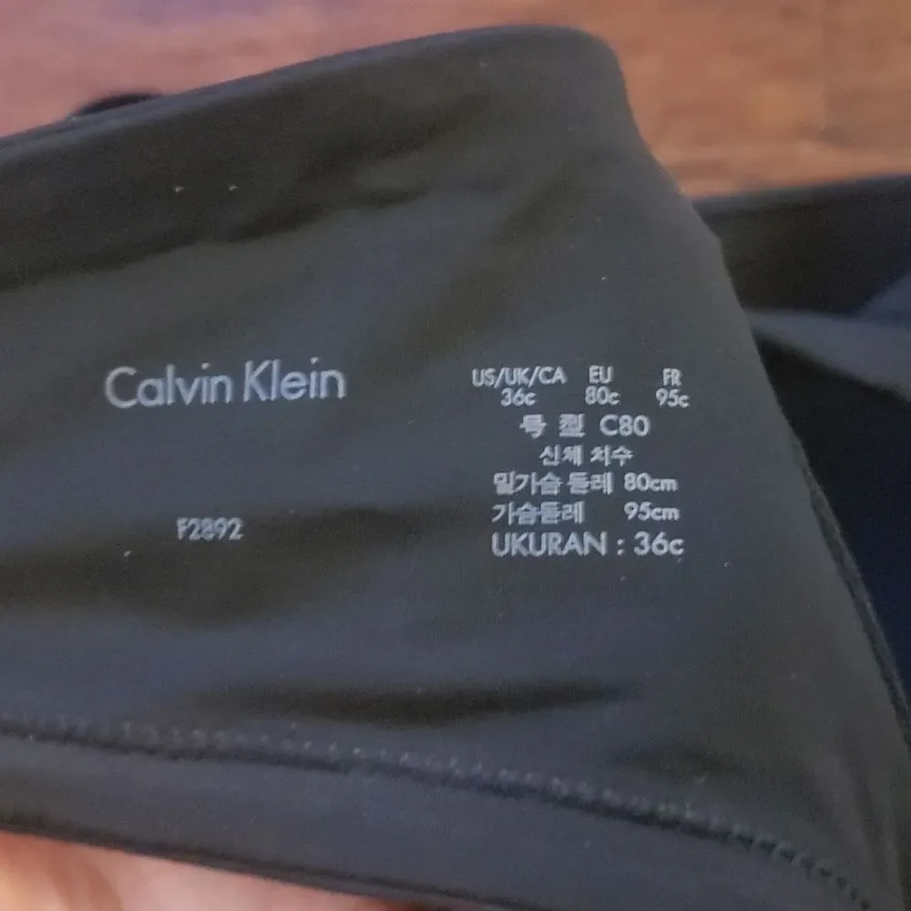 Calvin Klein Black Chic Feminine Trendy Elegant Lace Trim Push Up Bra Size 36C